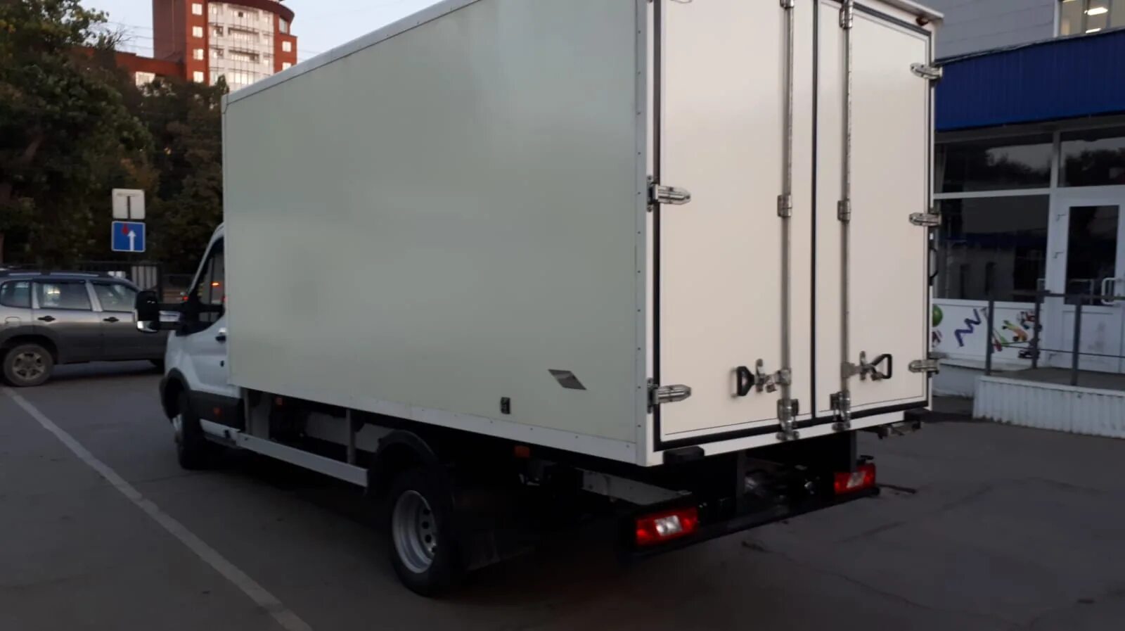 Форд транзит изотермический фургон новый. Форд транзит fed 350l ef. Ford transit 350. Fed 350l ef. Форд транзит промтоварный фургон.