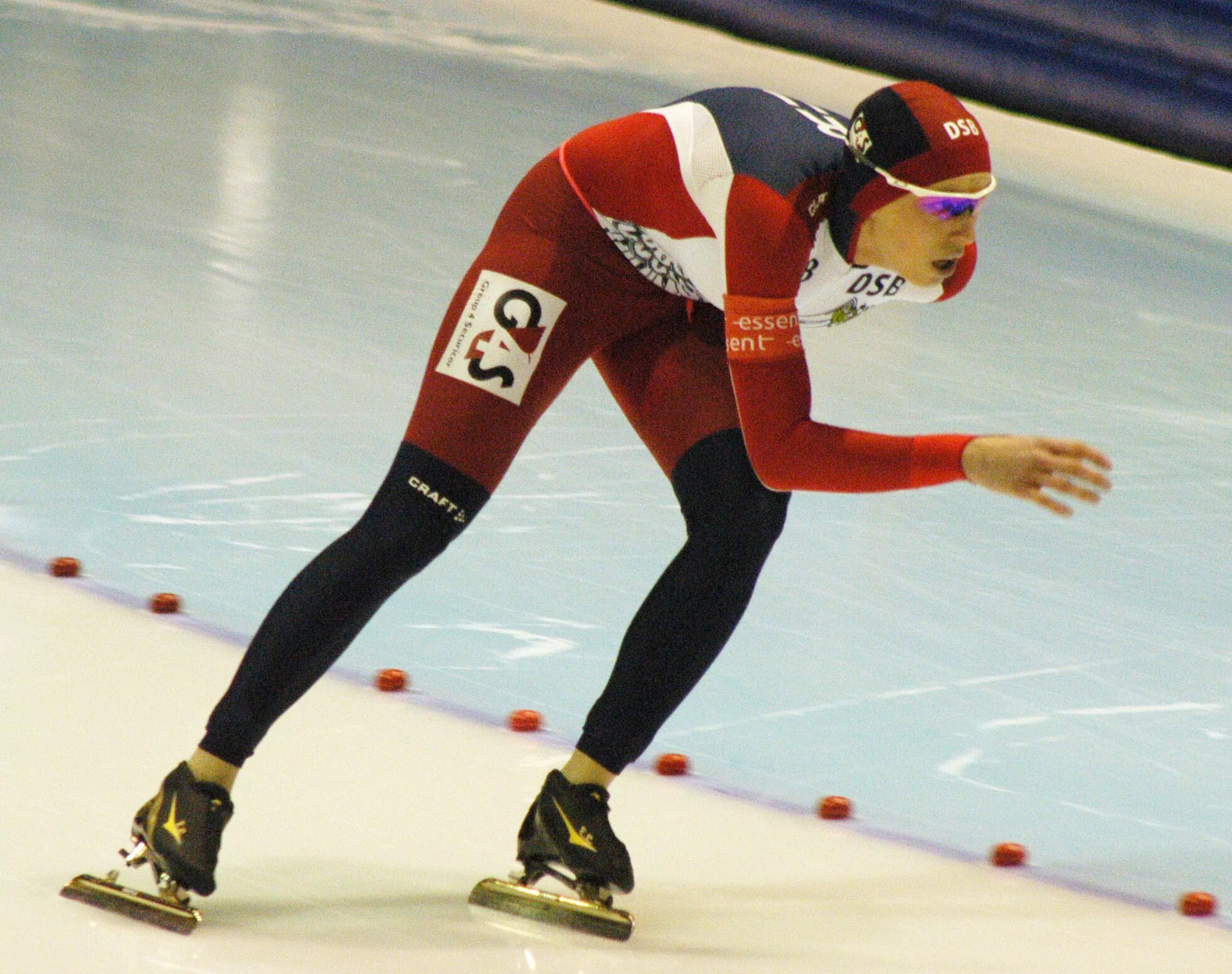 Конькобежная экипировка. Конькобежный спорт экипировка. Комбинезон конькобежца. Элис кристи шорт-трек. Шер трек.