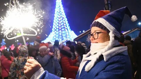 Празднуют новый год видео