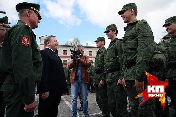 Военкомат алтайского края телефон. Военный комиссар Алтайского края Усманов. Военный комиссариат Алтайского края Барнаул.