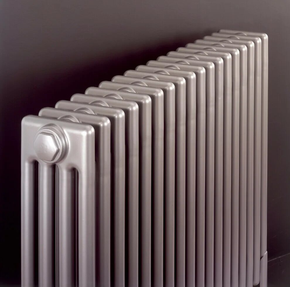 Трубчатый радиатор Солира. Классические радиаторы. Радиаторы отопления классические. Напольный радиатор классический.
