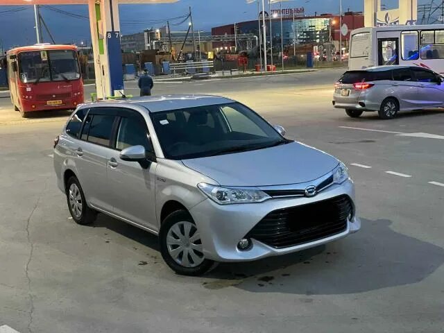 Тойота филдер гибрид. Тойота филдер гибрид 2018. Toyota corolla fielder 2015 гибрид. Филдер гибрид 2015. Тойота филдер 2022.