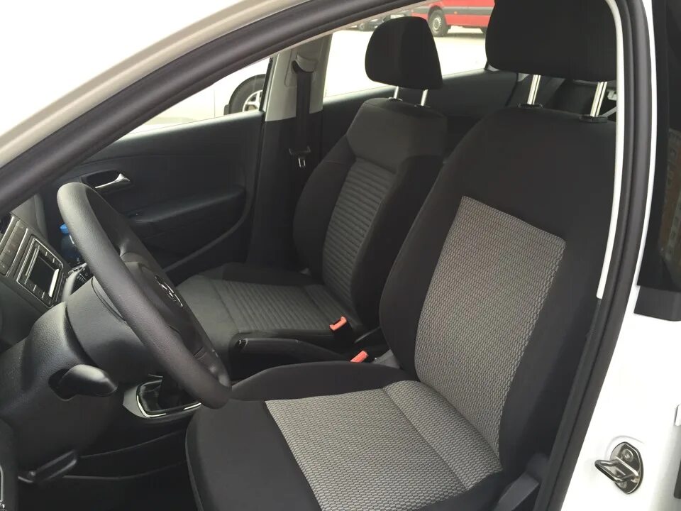 Polo sedan 5 gt. Фольксваген поло 2016 задние сиденьях. Сиденье фольксваген поло 5. Volkswagen polo sedan 2013 сиденья. Volkswagen polo sedan 2013 сиденья.