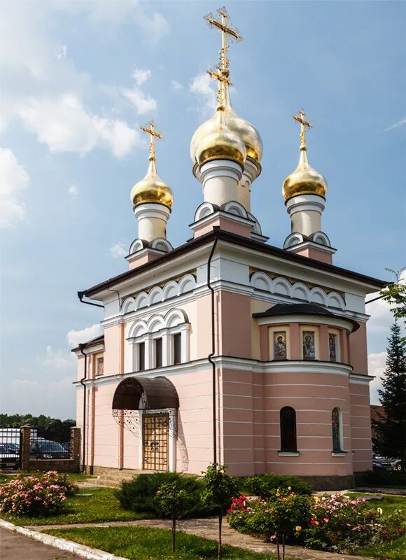 Москва поселение московский поселок ульяновского лесопарка. Храм Ульяновский лесопарк. Храм Неувядаемый цвет Ульяновский. Храм Неувядаемый цвет в Рассказовке. Церковь иконы Неувядаемый цвет Рассказовка.