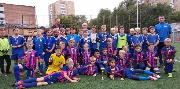 Школа 100 самара поле. Тольятти академия коноплёва. Футбольная школа тольятти. Академия коноплева 2007. Футбольная школа тольятти.