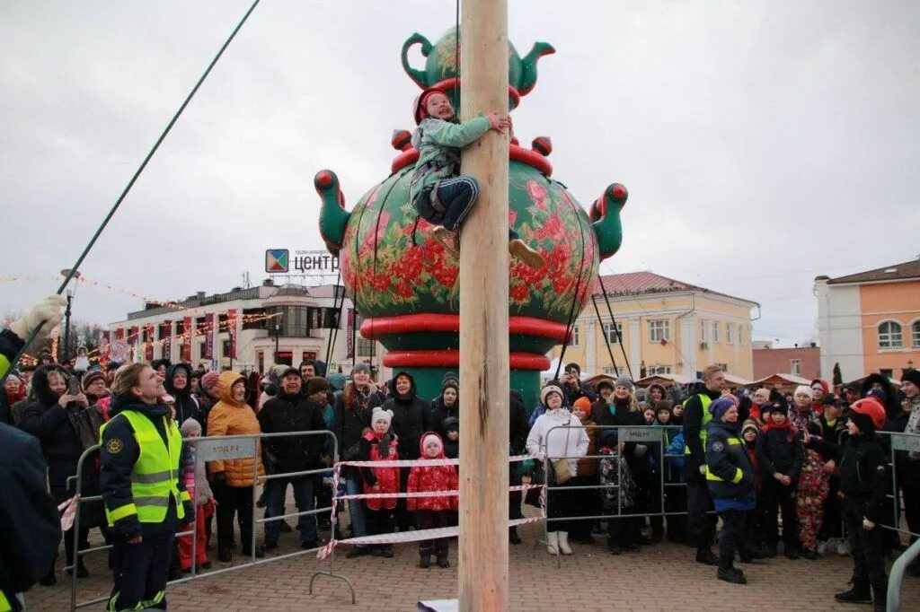 Новости дмитрова детка. Масленица в Дмитрове. Масленица в Дмитрове 2023. Советская площадь г.Дмитров. Дмитров Масленица 2022.