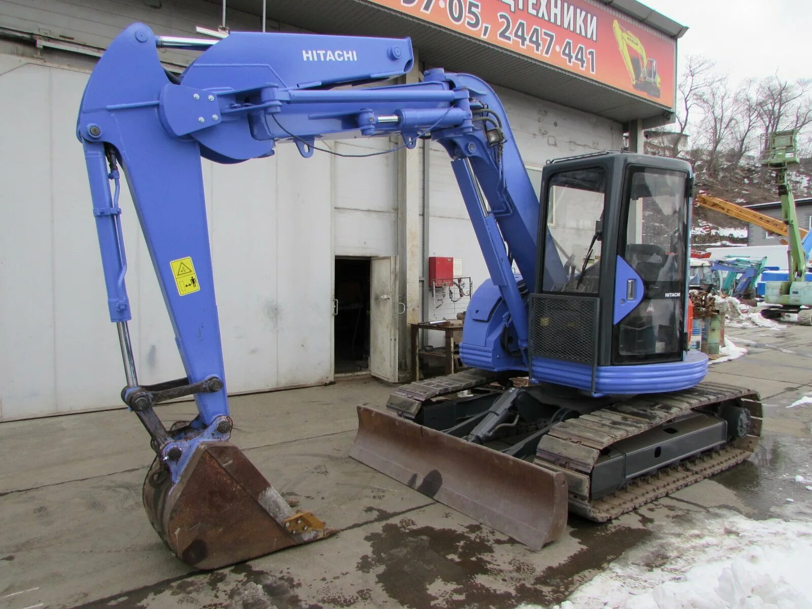 Экскаватор кубов в час. Hitachi ex75ur-3. хитачи 75 экскаватор. хитачи ех 8.