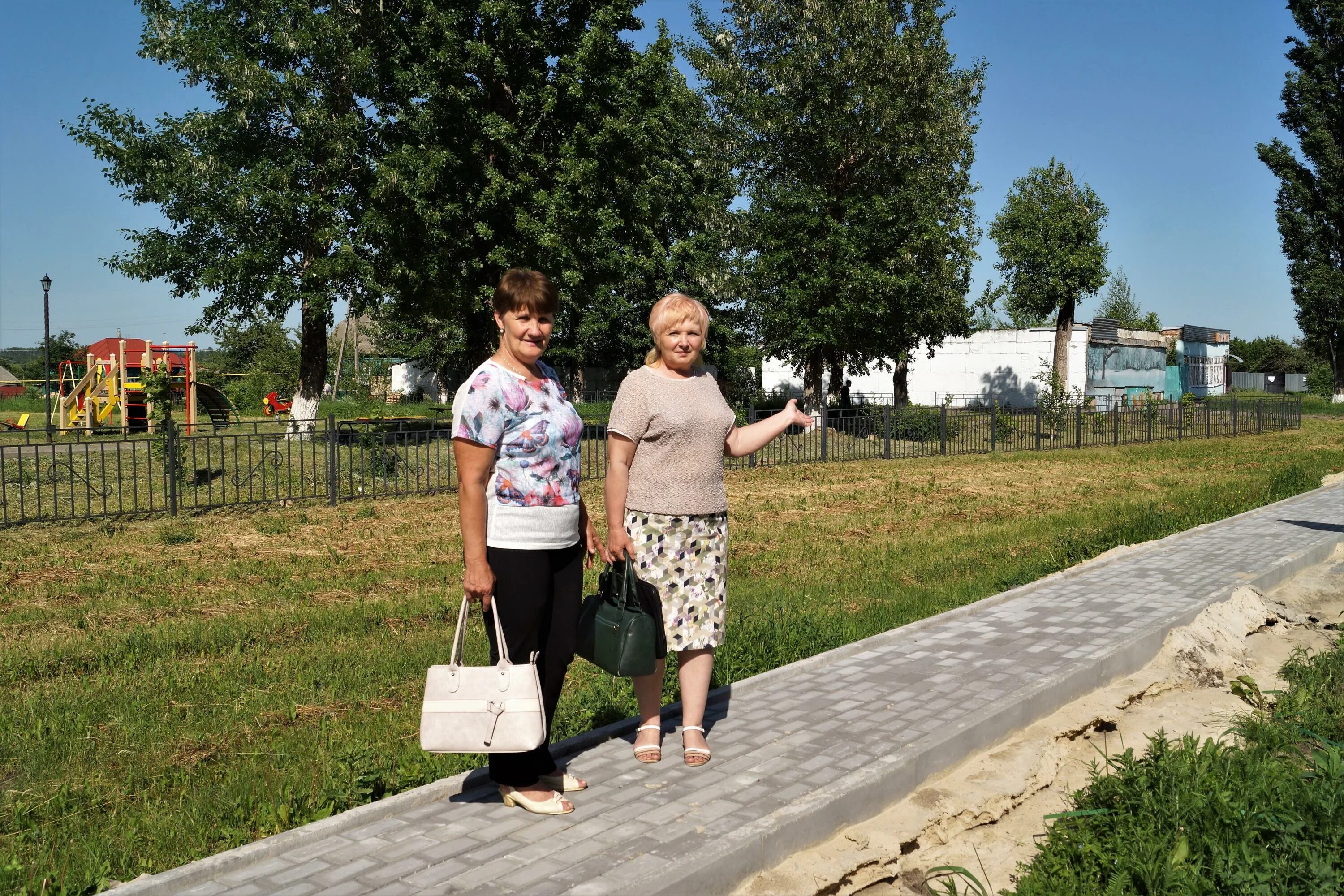 Пляжи в Хохольском районе. Хохольский муниципальный район сотрудники. Житель Хохольского района.