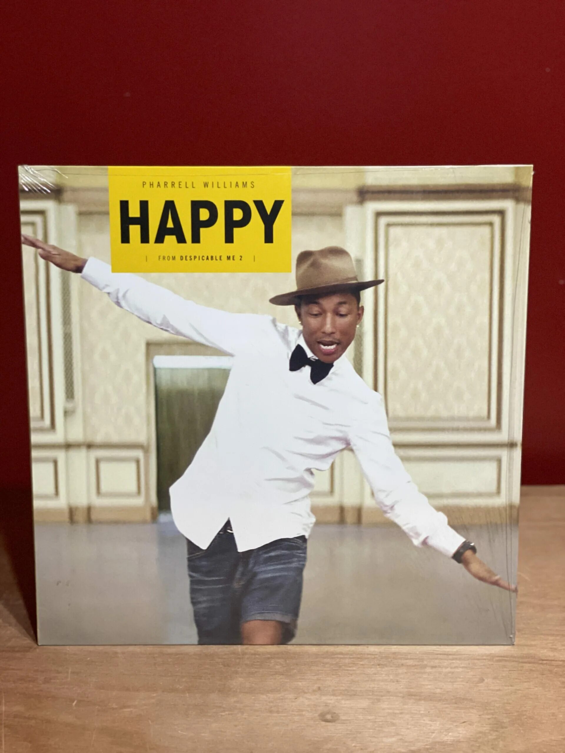 Песни happy williams. Happy Фаррелл Уильямс. Pharrell Williams Happy обложка. Happy from Despicable me 2 Pharrell Williams. Хэппи песня Уильямс Фаррелл.