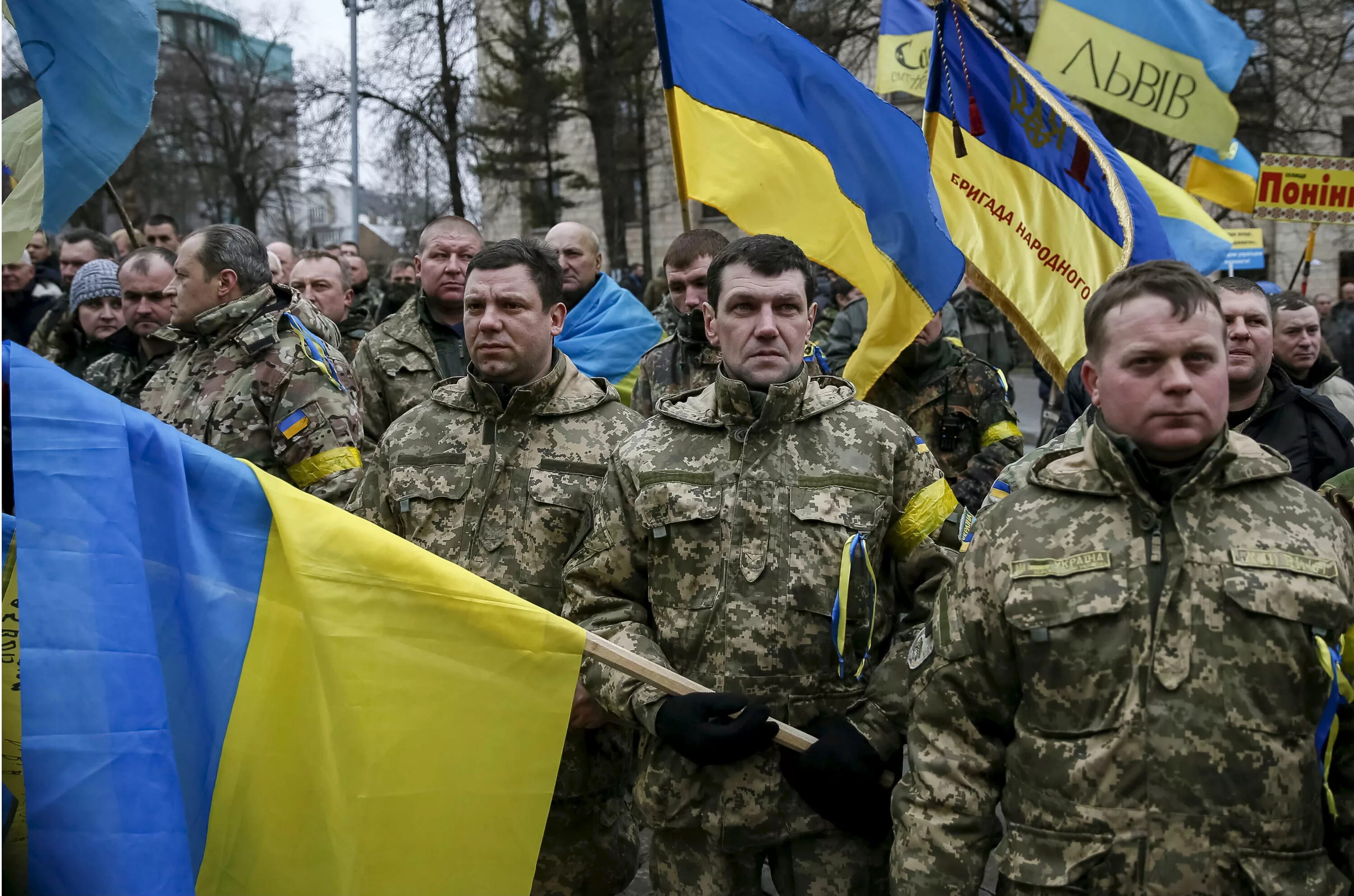 Украина сдается россии сегодня. Крым 2014 Майдан. Новый Майдан на Украине. Подразделения Украины.