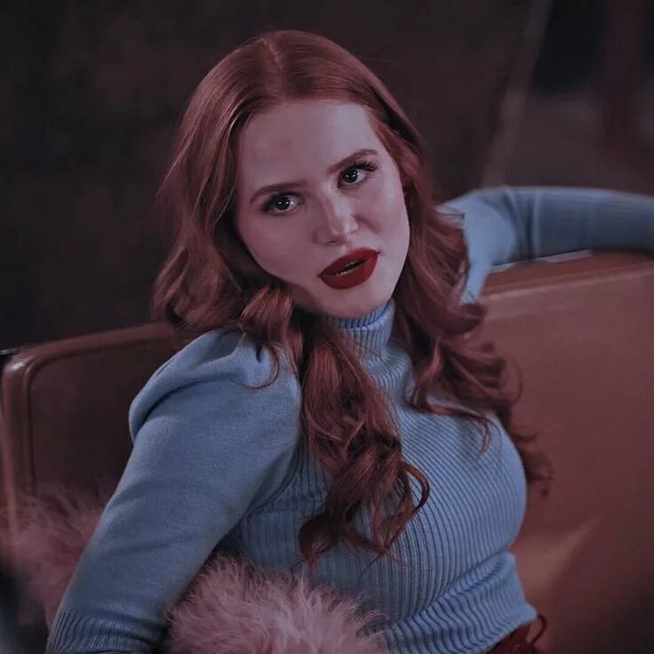 Sheryl blossom. Ривердейл шерри. Sheryl blossom. Мэделин петш ривердейл. Мэделин петш ривердейл.