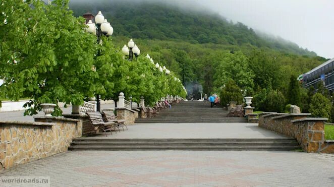 Г железноводск ул ленина. Парк в Железноводске улица Ленина. Железноводск воскресенье парк. Лечебный парк Железноводск. Железноводск каменная лестница.