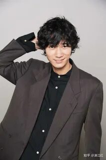 令 和 版(东 京 爱 情 故 事).莉 香 与 时 俱 进.完 治 却 停 留 在 三 十 年 前.这 样 的... 