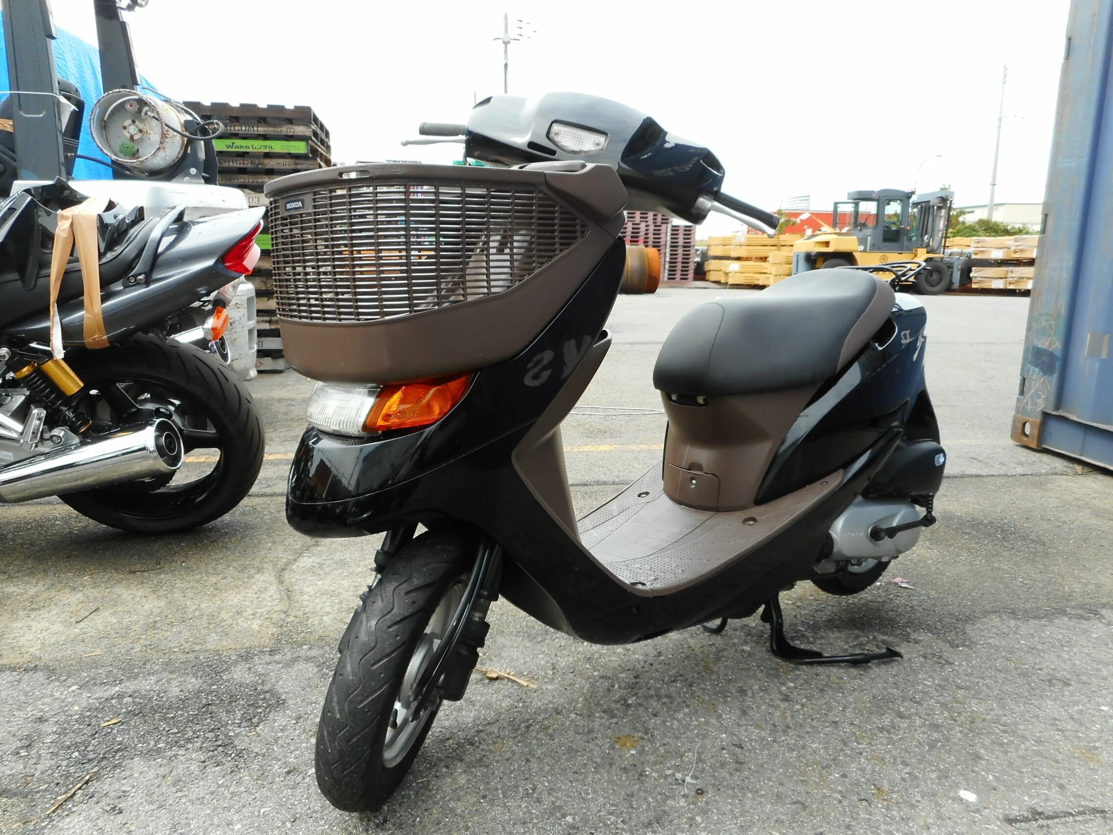 Honda dio cesta. Хонда дио цеста. Скутер Хонда дио cesta. Хонда дио цеста 34. Хонда cesta 34.