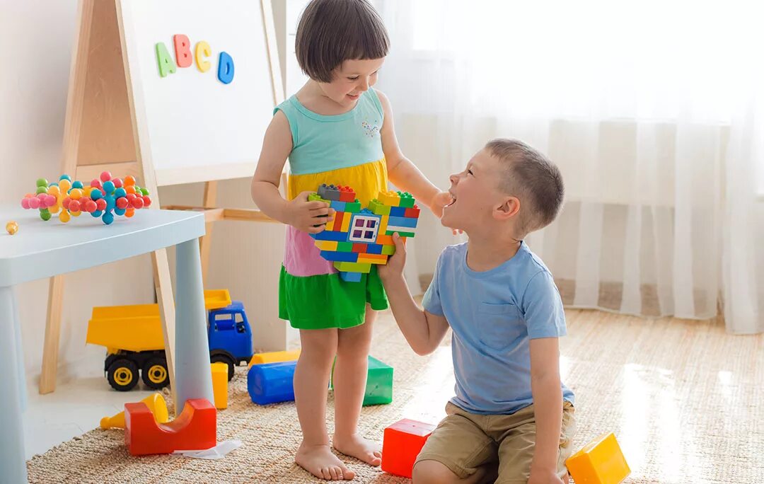 Those are children toys. Those are children toys. Ясли фото детей. Those are children toys. Игрушки для игровой комнаты.