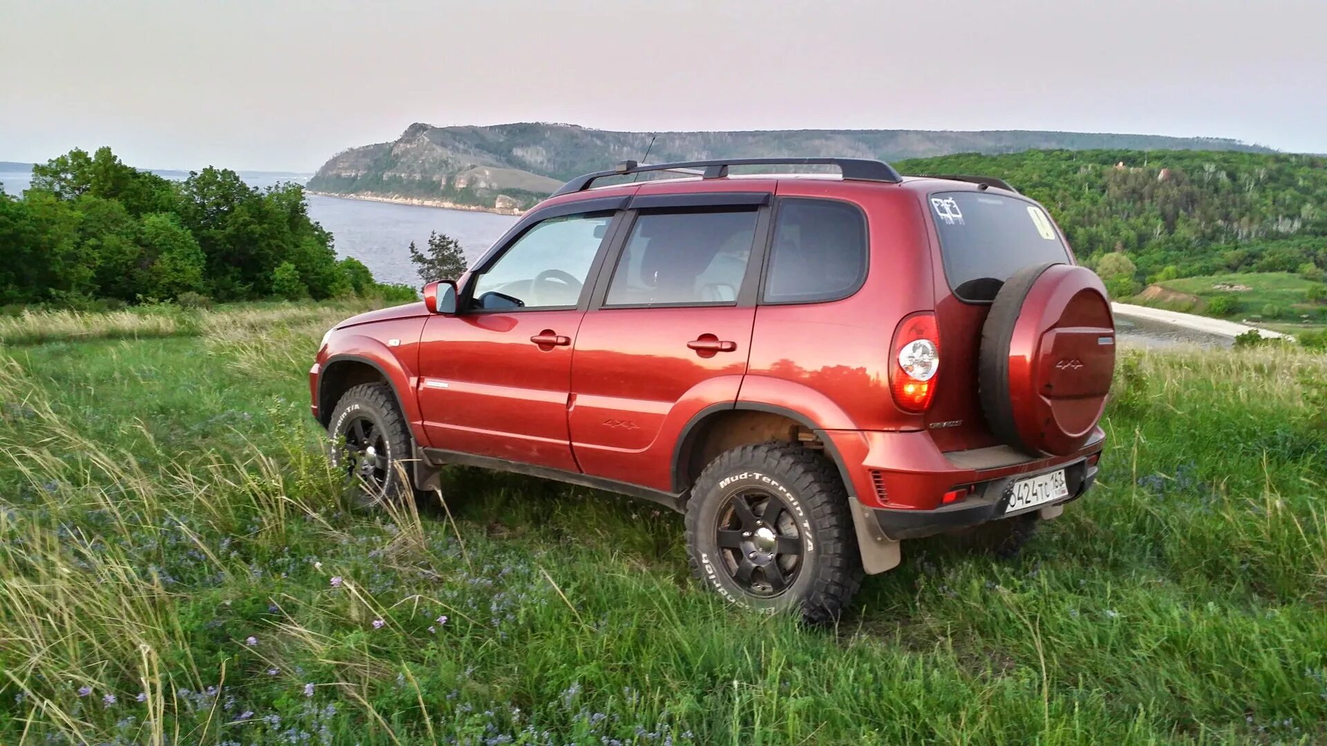 Нива Шевроле красная. Нива Шевроле off Road. Красная Шевроле Нива драйв 2. Машина Нива Шевроле красная.