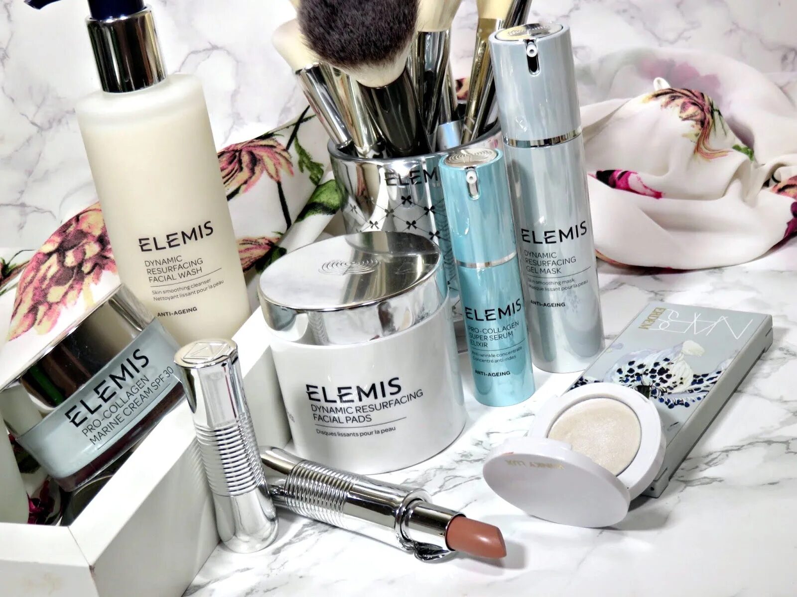 Уходовая косметика бабор. Уходовая косметика Elemis. Elemis Dynamic Resurfacing facial Pads. Elemis Дайнемик.