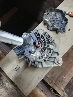 Свистит генератор приора