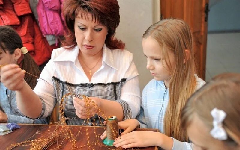 Мастер класс для детей. Кружок для детей. Учитель дополнительного образования. Дополнительное образование рукоделие. Школьные кружки.