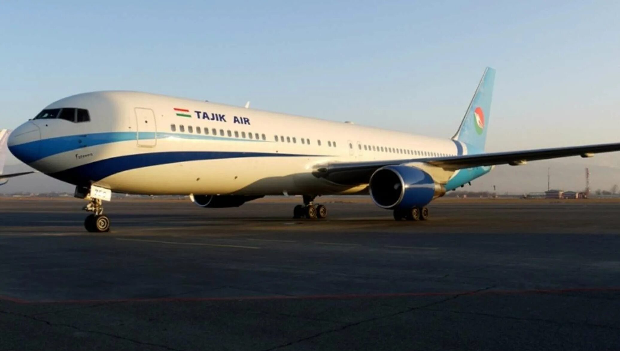 Таджик эйр новости. Таджик эйр 2023. Таджик эйр боинг 747. Таджик эйр новости. Ан 28 таджик эйр.