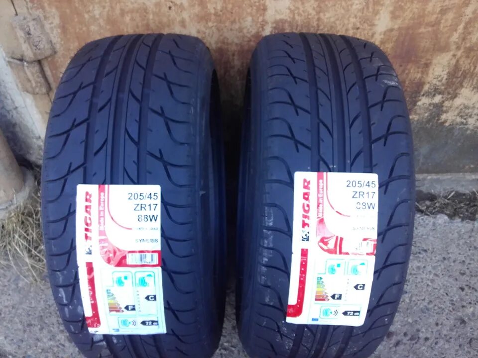 Tigar uhp 225/45 r17. Tigar high performance 225/45 r17. Шина летняя tigar - 225/45r17 uhp 94y. Дата резина тигар 20. Tigar ultra high performance 215/45 r17 91w.