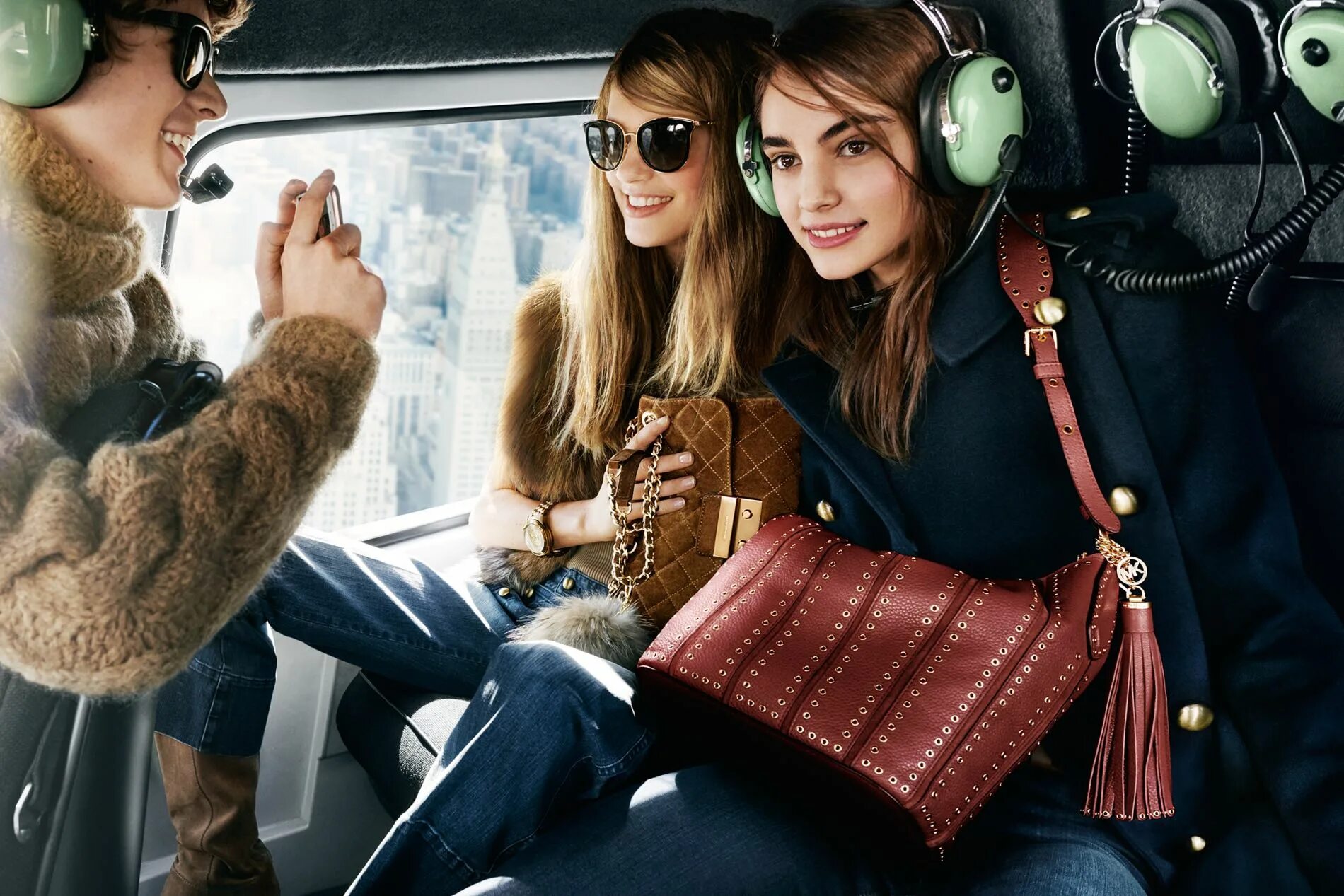 Michael Kors кампейн. Michael Kors рекламная кампания. Стильно в путешествии. New great campaign