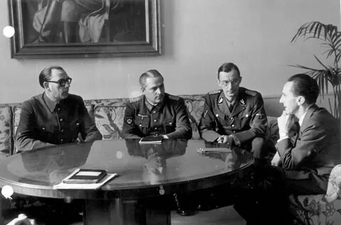 Asisbiz ROA Vlasov and General Georgi Zhilenkov (c) meeting Joseph Goebbels Feb 