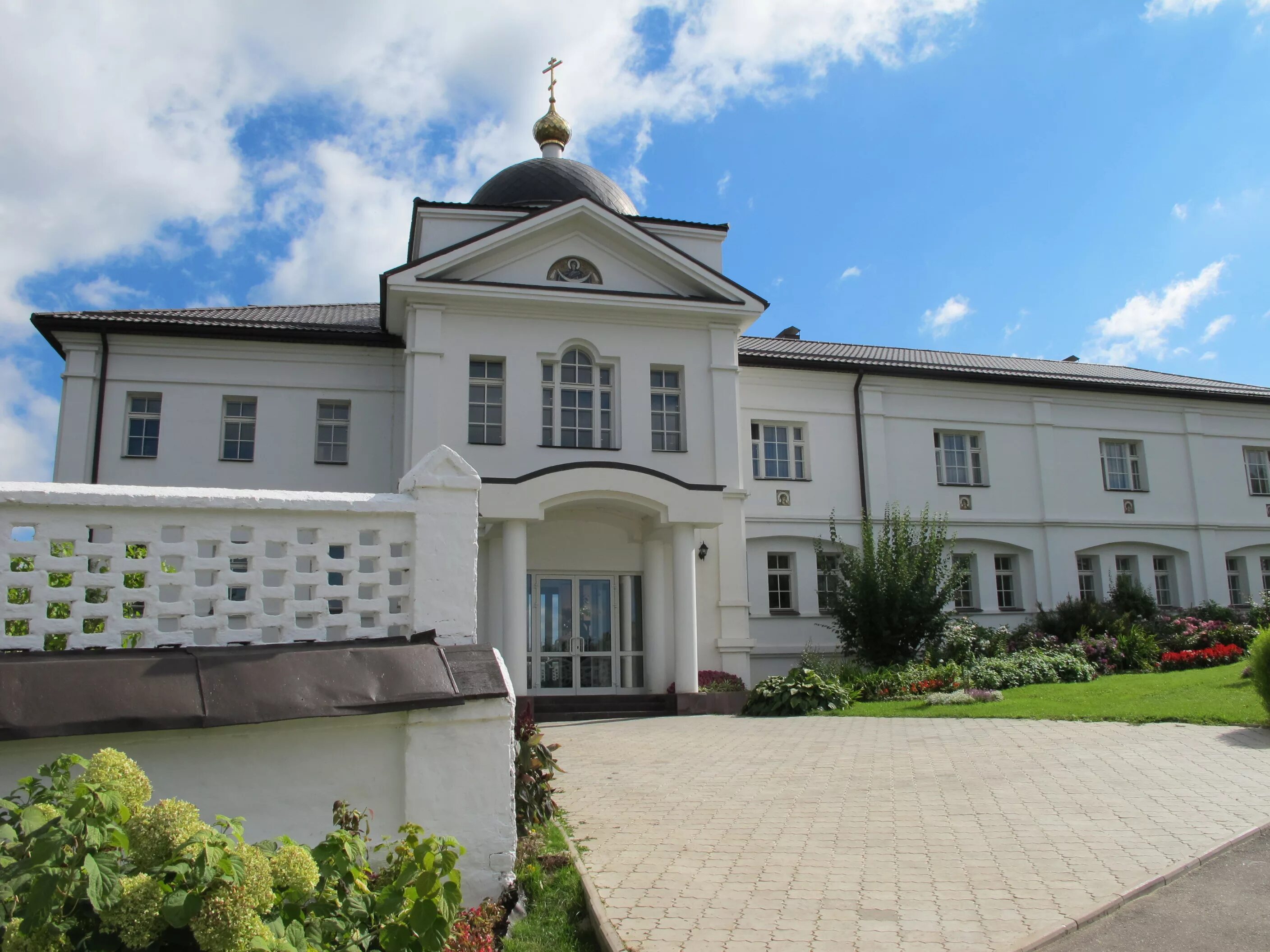 Приют отрада. Приют отрада. Малоярославец детский приют отрада. Тюмень приют при монастыре. Детский дом отрада тюмень.