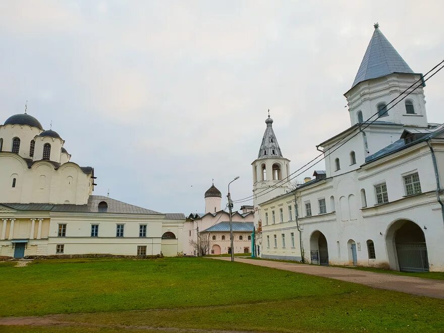 Ярославово Городище Великий Новгород. Ярославово Дворище Великий Новгород. Торг в Великом Новгороде Ярославово Дворище.