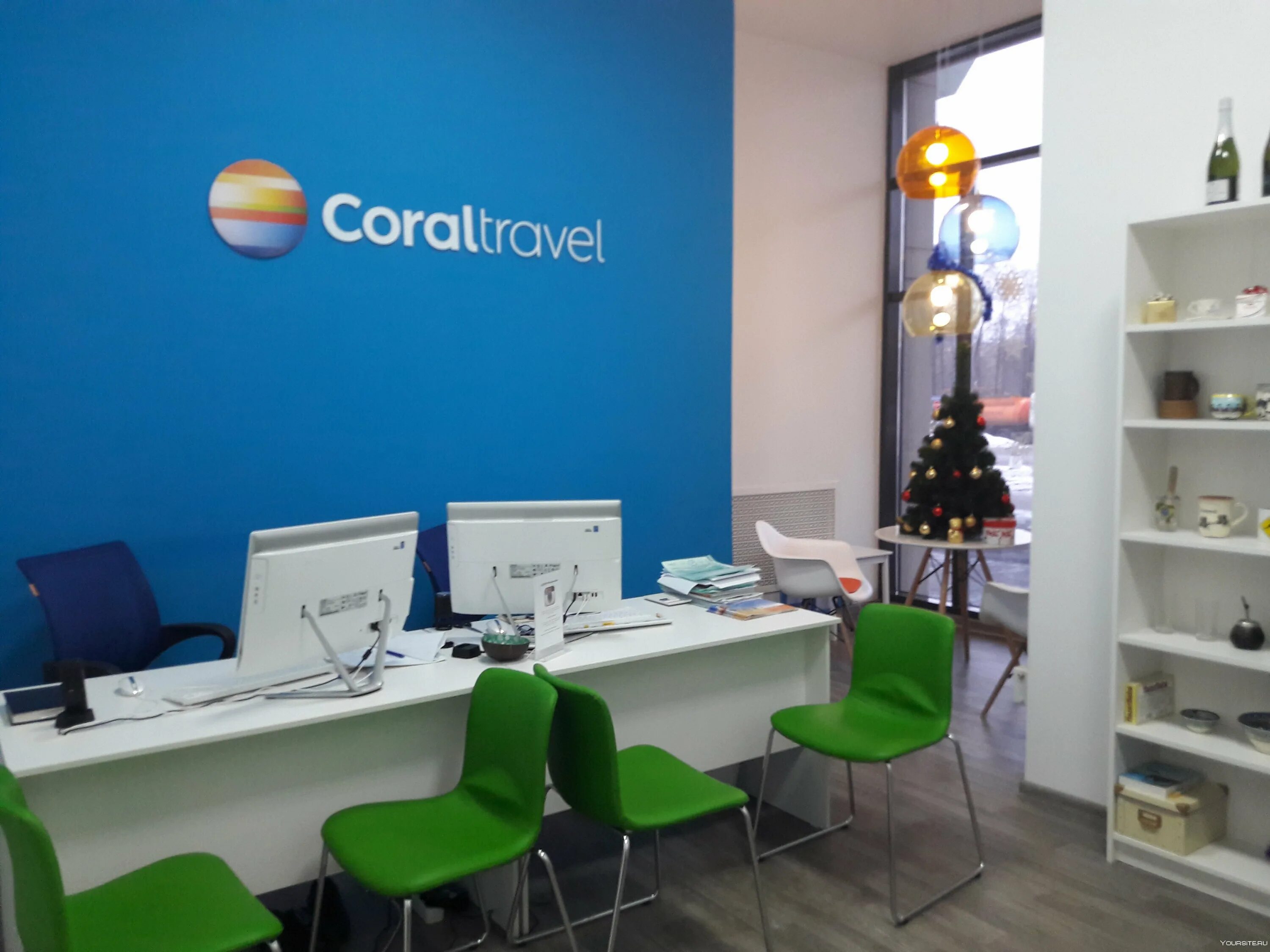 Coral спб. Coral Travel Уфа. Coral Travel турагентство. Coral Travel салон. Офис турфирмы.