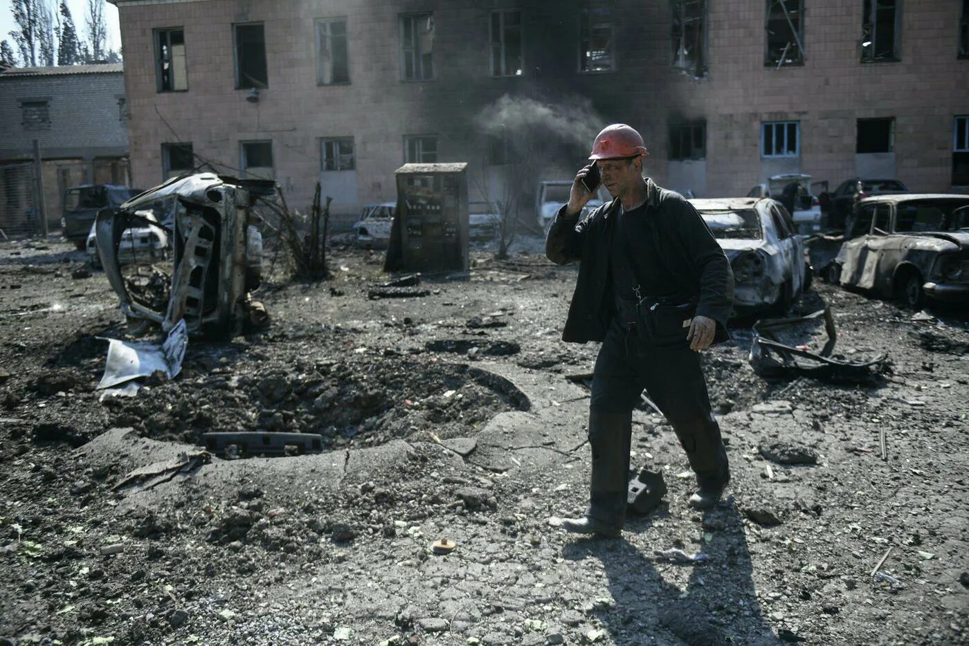 Последняя сводка на донбассе. Шахта Челюскинцев Донецк. Украинские войска обстреляли Донецк.