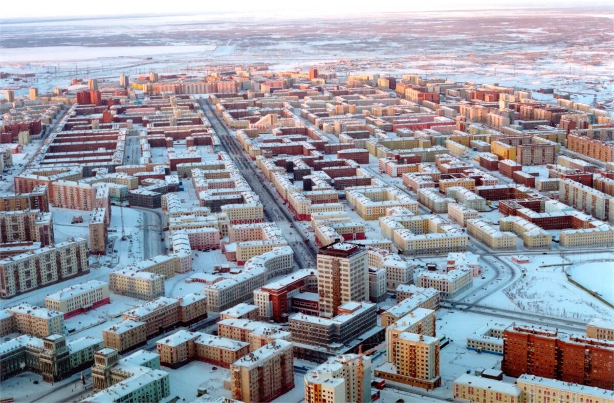 Какого жить в норильске. Норильск горы. Город Талнах Красноярский край. Норильск панорама.