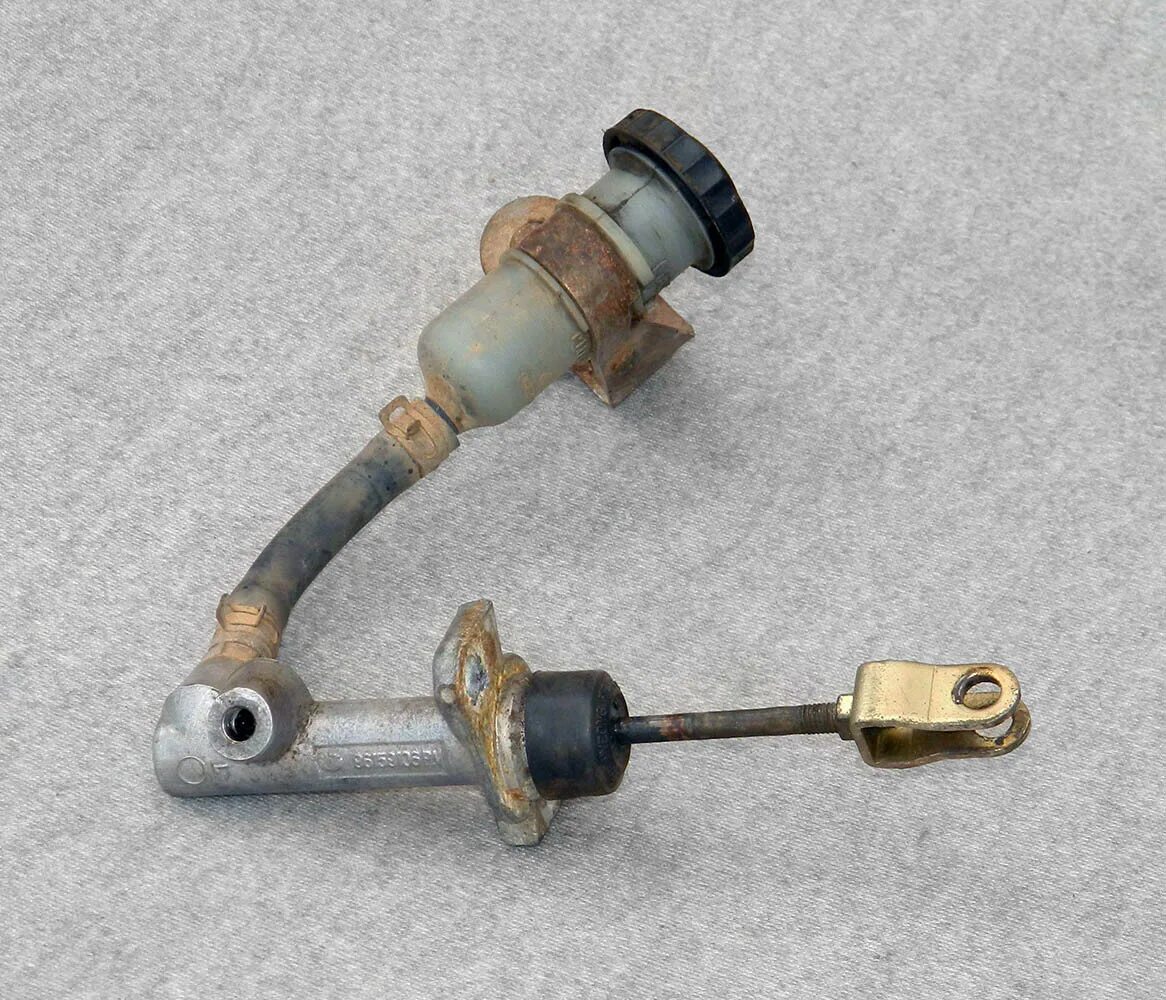 Цилиндр сцепления главный nexia n150. Рабочий цилиндр сцепления nexia 1. Рабочий цилиндр сцепления daewoo nexia 1. 6. Цилиндр сцепления дэу.