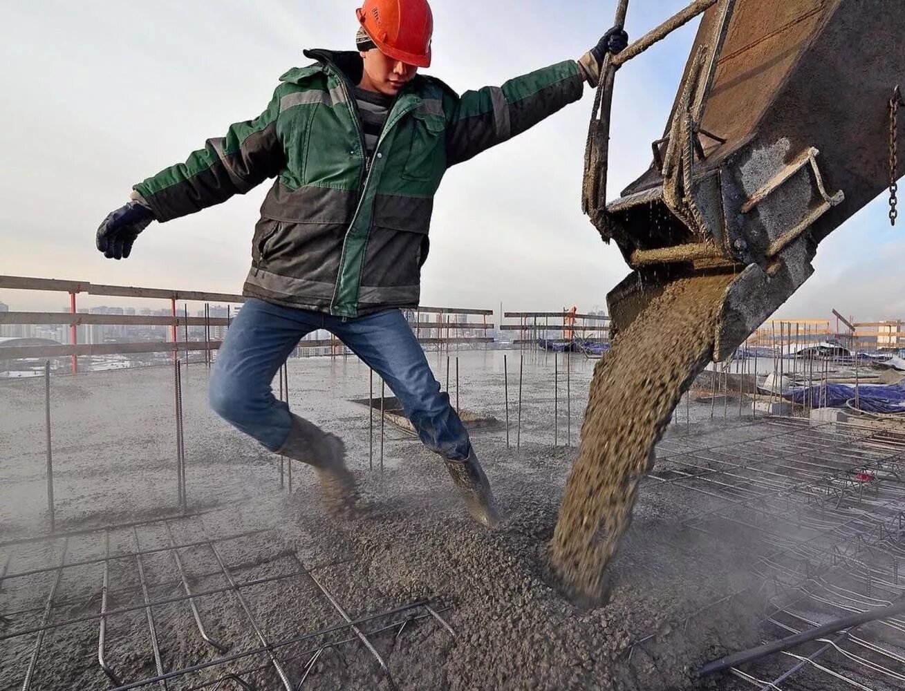 Строители. Ооо нова. Монтажники бетонщики. Объявление требуется на работу. Работа плотником вахта.