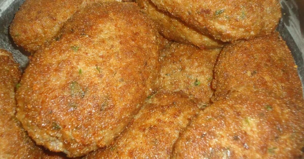 Можно ли в котлеты добавить панировочные сухари. Панировочные сухари в домашних. Можно ли в котлеты добавить панировочные сухари. Биточки в панировке. Куриные котлеты в панировке.
