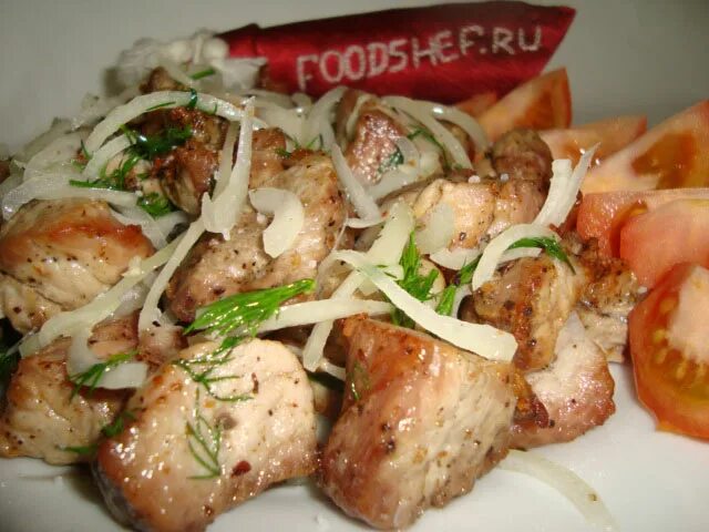 Шашлык с картошкой в духовке. Шашлык из свинины в духовке на протвине без шампуров. Шашлык в духовке из свинины. Шашлычки на шпажках в духовке из свинины. Шашлычки на шпажках в духовке из свинины.