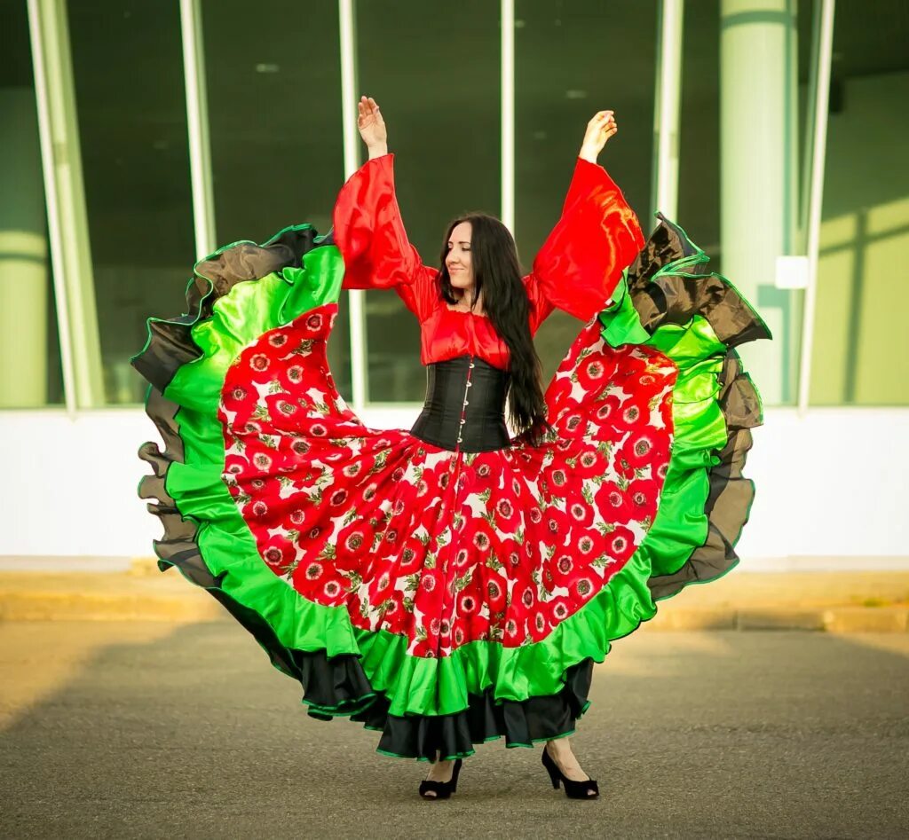 Цыганская юбка для танца. Цыганская юбка фламенко. Цыганские юбки для танцев маки. Пышные юбки для танца.