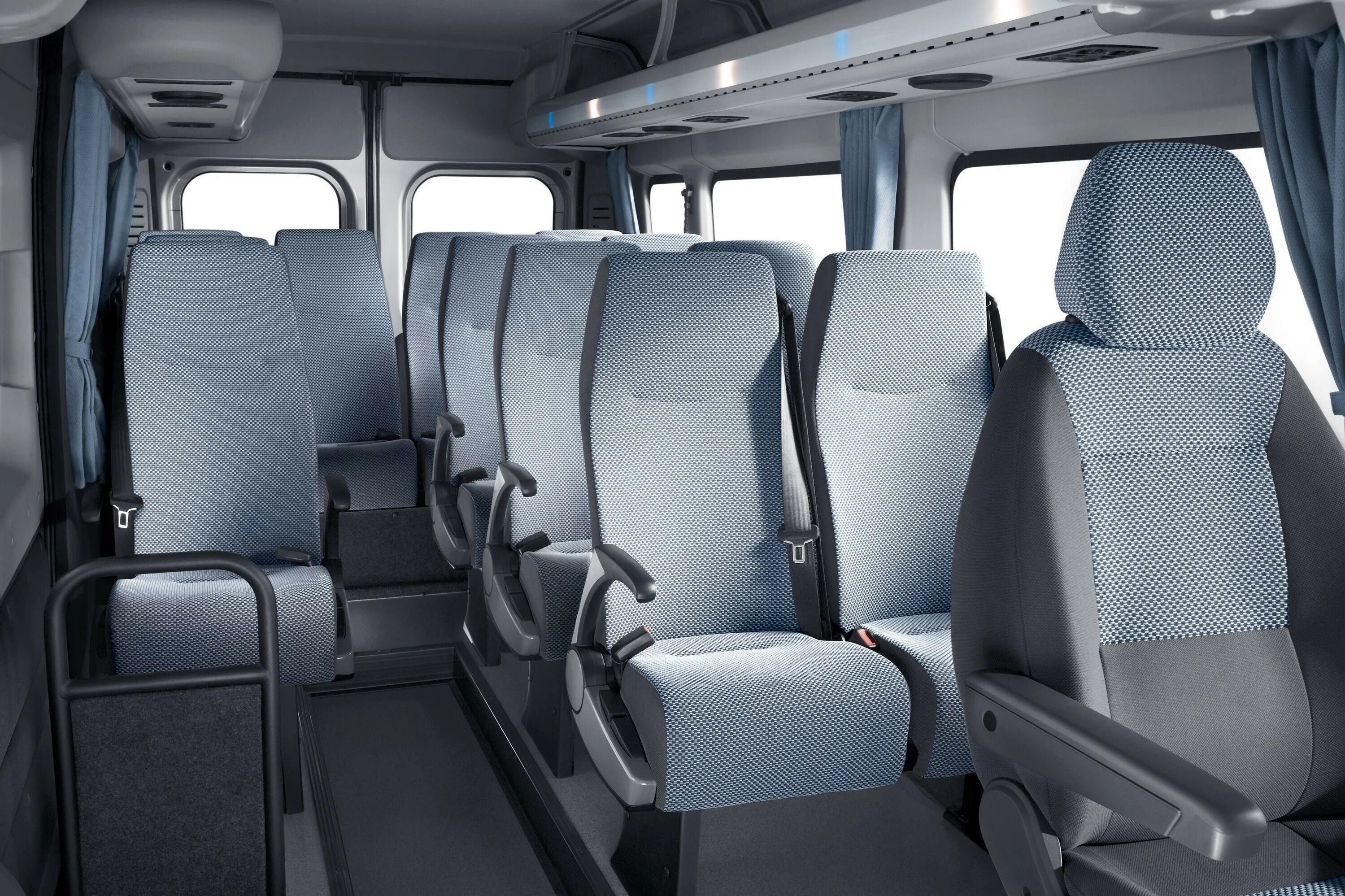 Ford transit 8+1. Форд 9 местный микроавтобус. Мерседес 8 местный. Мерседес спринтер 8 местный. Мерседес бенц спринтер 8 местный.