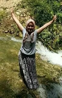 Chiroyli egri chiziqli yalangoch ayollar