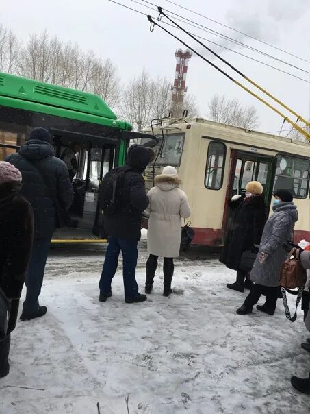 Троллейбус 6 иркутск. Остановка зоопарк Новосибирск снесли.