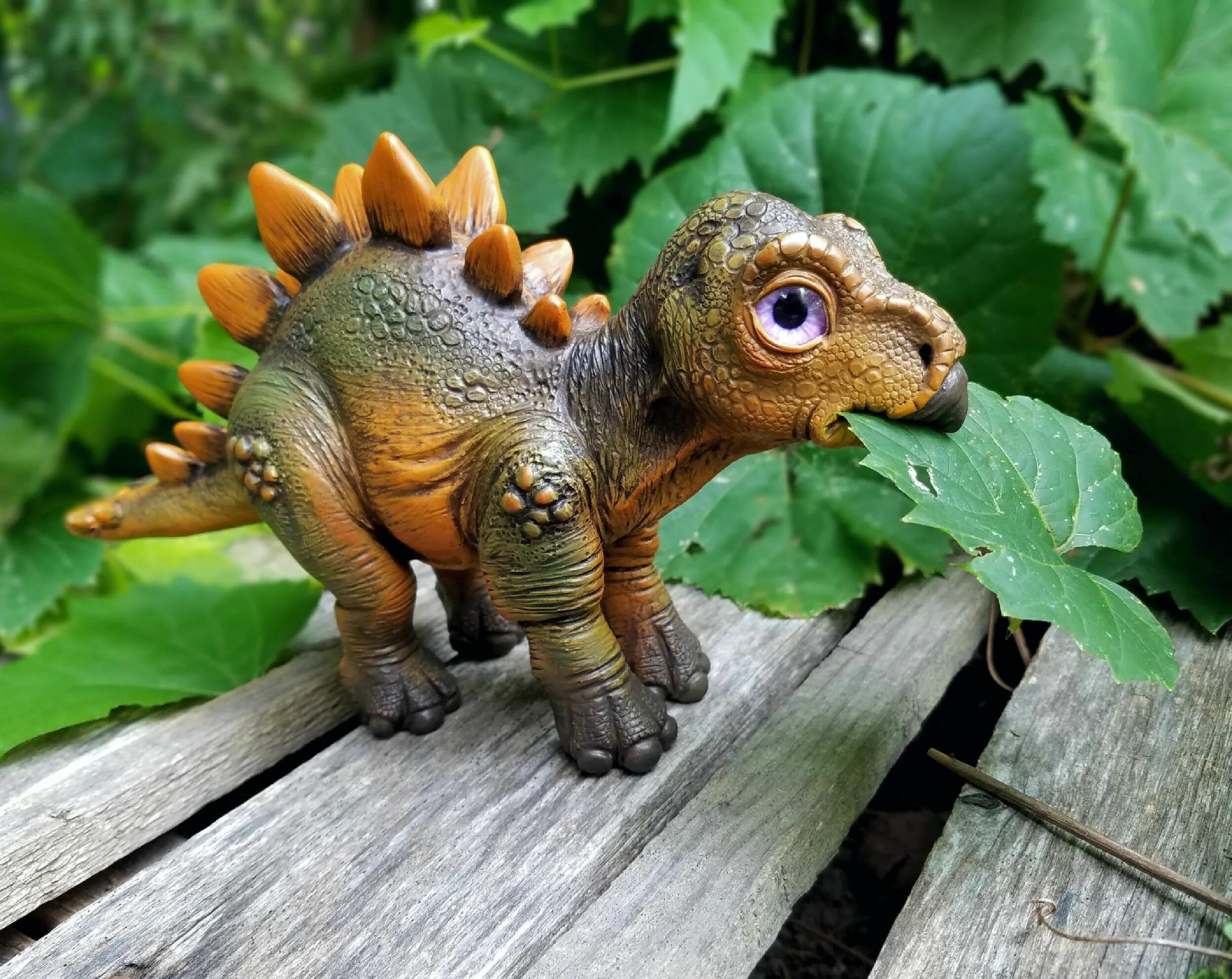 Динозавр из глины. Скульптура динозавра. Динозавр из полимерной глины.
