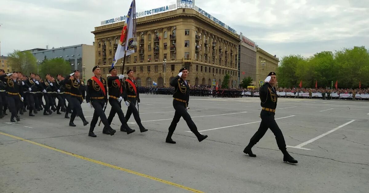 Парад Победы 2021 в Волгограде. Парад 9 мая 2021 Волгоград. Волгоград трансляция парада Победы 2022. Парад Победы Волгоград 2012. Прямой эфир парад победа