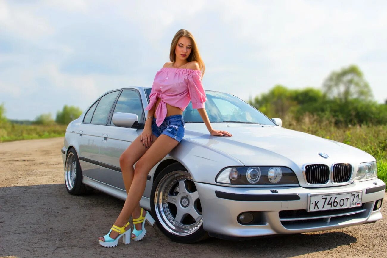 Девушки е х