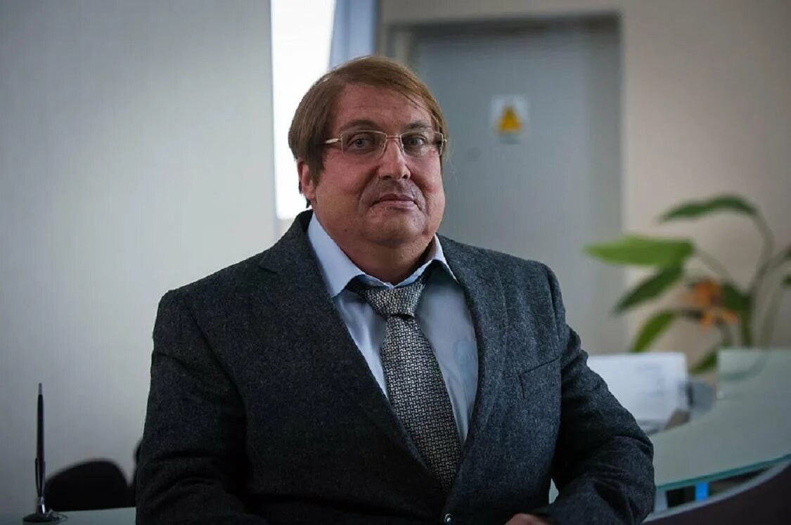 Нагиев толстый в фильме мужчина с гарантией. Аниматорский костюм профессор химик. Мечников биолог. Исследования ученых. Человек с ожирением в больнице.