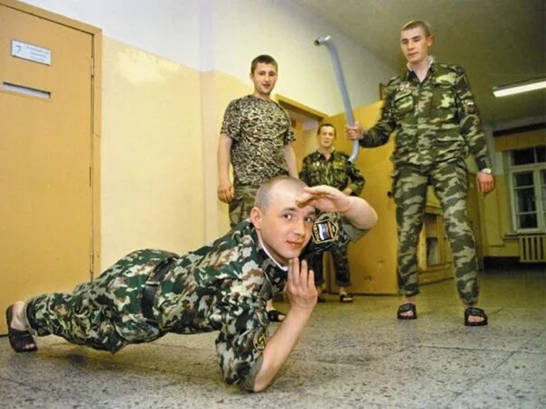 Дедовщина в Российской армии. Почему солдаты не хотят