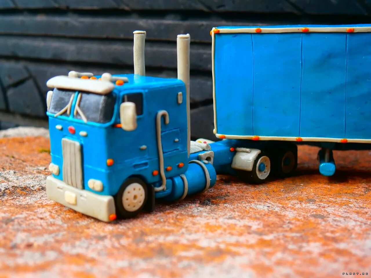 камаз 54115 из дальнобойщиков из пластилина. грузовые машины из пластилина. лепка машинка. камаз 54115 из пластилина. как слепить грузовик.