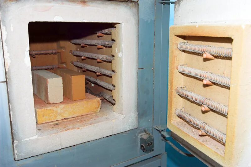 Стеллаж для сушки кирпича. Туннельная сушилка для кирпича. Сушка кирпича. Футеровка туннельной печи. Сушильная камера для сушки кирпича сырца.