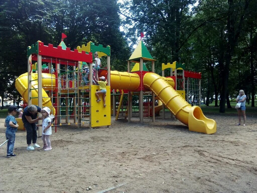 детский минск. минск красная площадка. новостройка с детской площадкой. детская площадка минская улица. минск детские площадки.