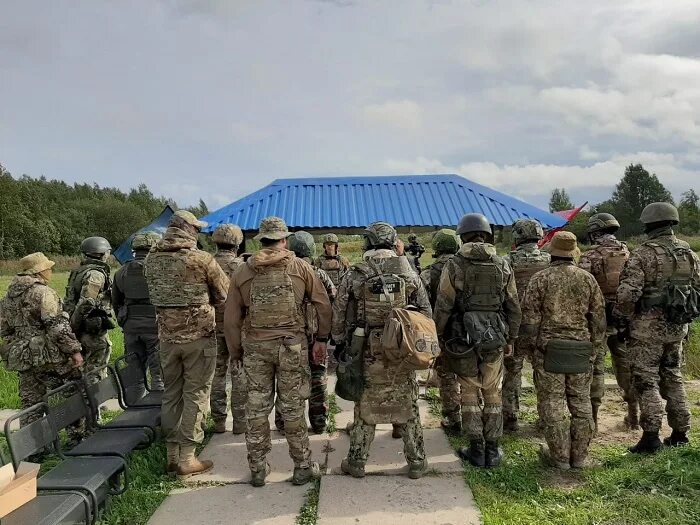 Сколько платят волонтерам на донбассе. Отряд Русич Донбасс. Славян ВПК Русич. Добровольцы на Донбасс. Бойцы СДД.