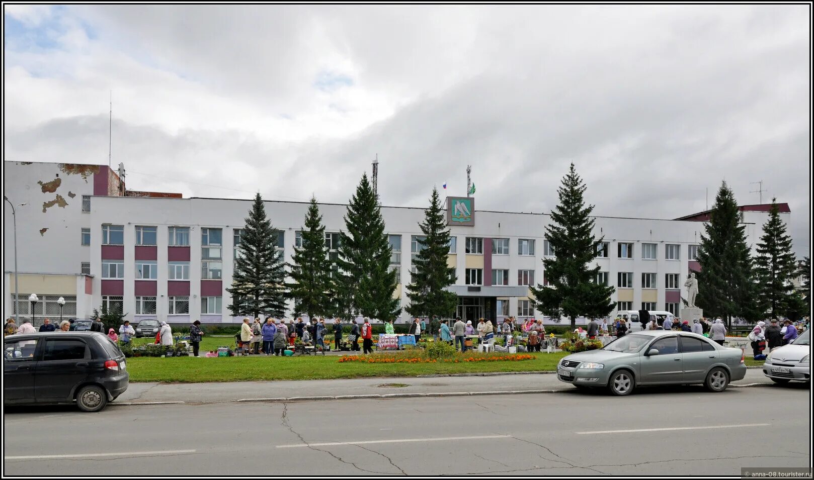 Альфа красноуфимск. Дом культуры красноуфимск. Красноуфимская стоматологическая поликлиника. Красноуфимск больница црб. Свердловский областной медицинский колледж красноуфимский филиал.